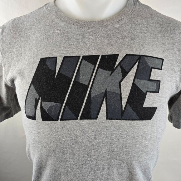 Nike T Shirt Mens Small Grey Graphic Tee Athletic Cut Sports Camo Logo Work Out - Picture 2 of 7